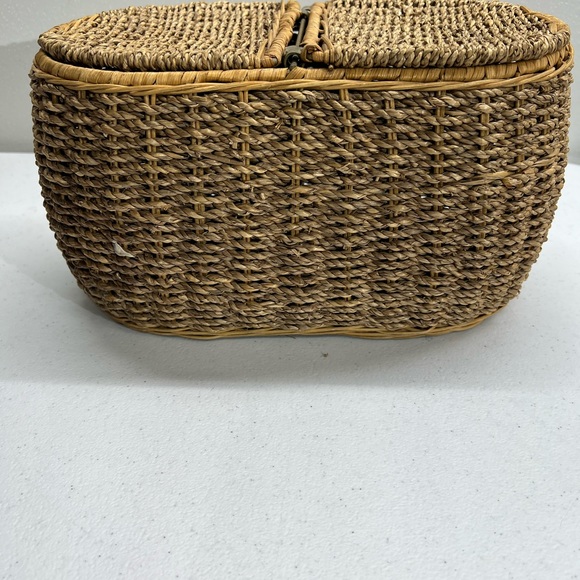Vintage Double Lid Sewing Basket Woven Wicker Beautiful Condition - Picture 8 of 16